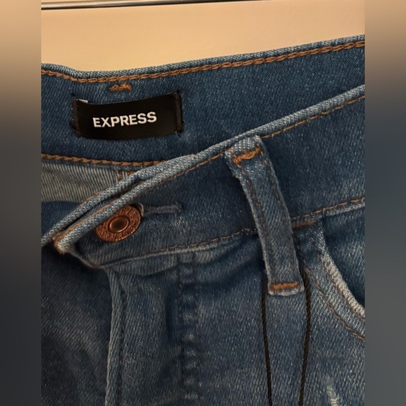 NWT Express High Rise Mom Denim Shorts, Size 2 - Picture 4 of 9